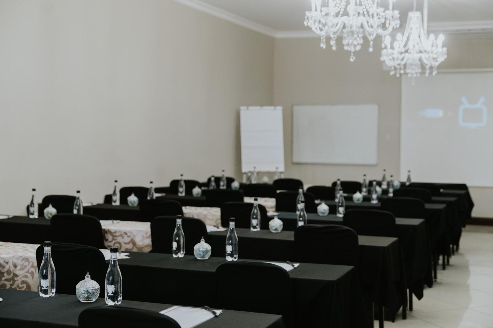 Le Grand Chateau Hotel Parys Eksteriør bilde